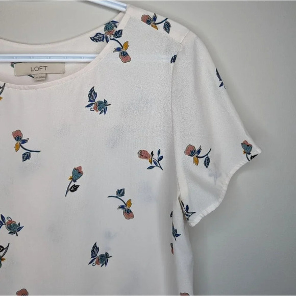 LOFT White With Floral Design Short Sleeve Swoop Neck Blouse Medium Women - Picture 2 of 8
